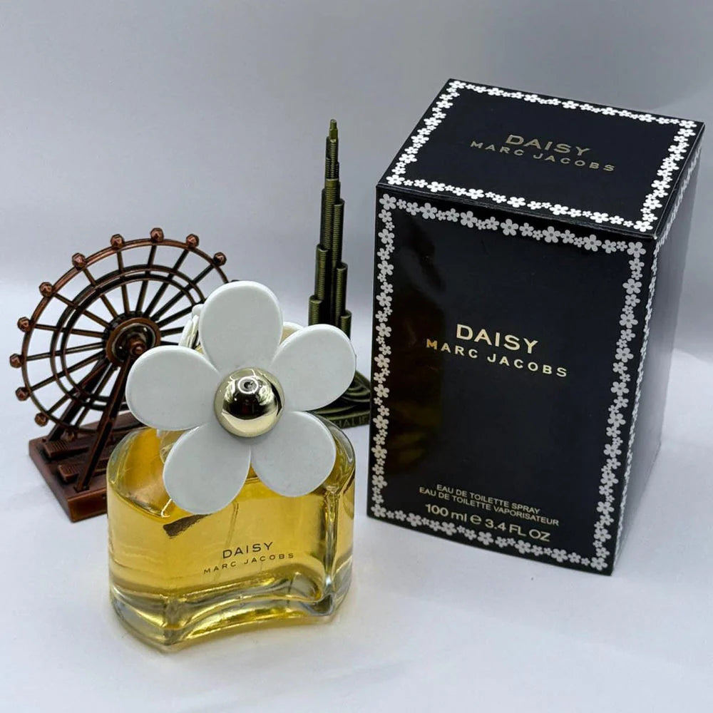 Daisy Eau de Toilette Spray for Women 3.4 oz / 100ml – New in Box